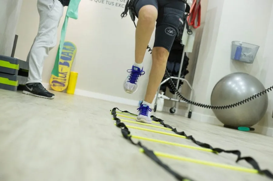 Sessão de fisioterapia esportiva